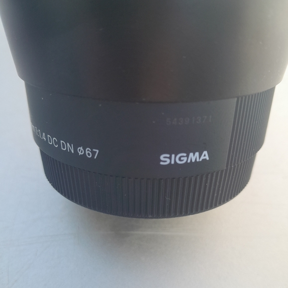 Sigma Lens - Picture 3 of 5